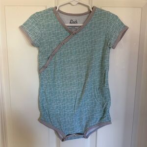Lark Adventurewear Soft Baby Onsie - Size 18 months